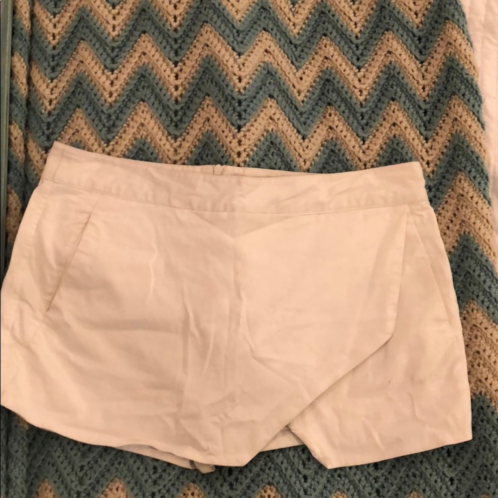 White Aritzia skort